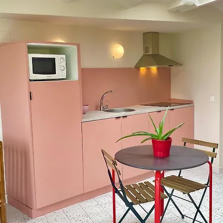 Smartr Barcelona Ramblas Aparthotel 2*